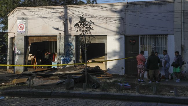 Incendio que mató a madre y dos hijos fue intencional, provocado con una molotov