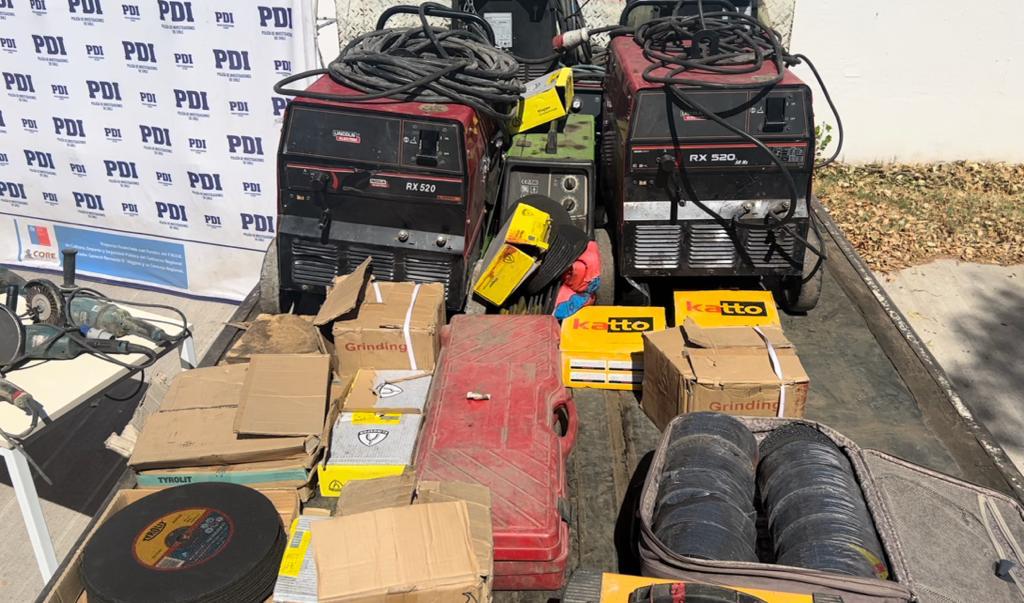 Detienen a dos sujetos imputados por robo a empresa en Olivar