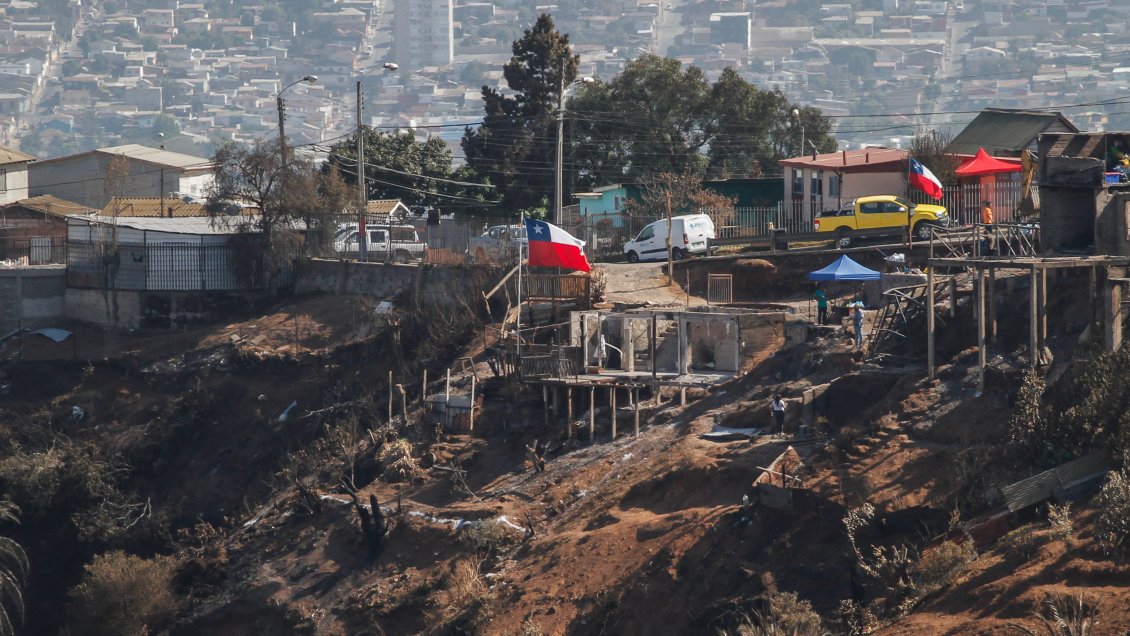 Hogares catastrados por megaincendio de Viña ya son 340