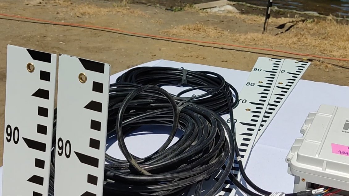 Instalan sensores que medirán variables ambientales en Humedal de Cahuil