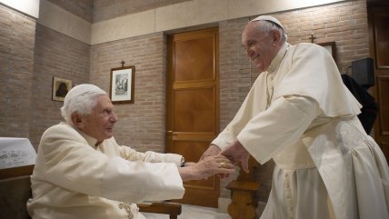   Papa Francisco pide rezar por Benedicto XVI debido a su delicado estado de salud 
