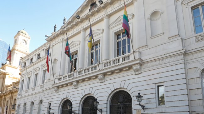 PDI investiga robo en la Municipalidad de Santiago: Está avaluado en dos millones de pesos