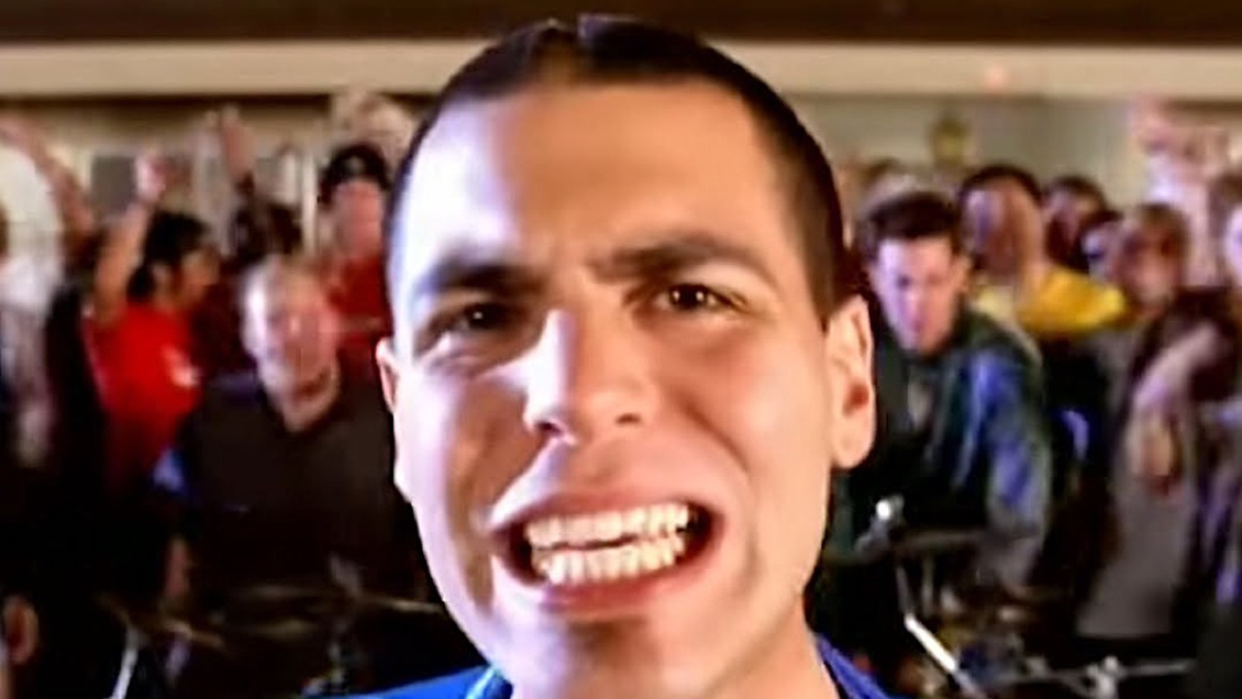 Líder de Alien Ant Farm fue demandado por tocarse los genitales con la mano de un fan