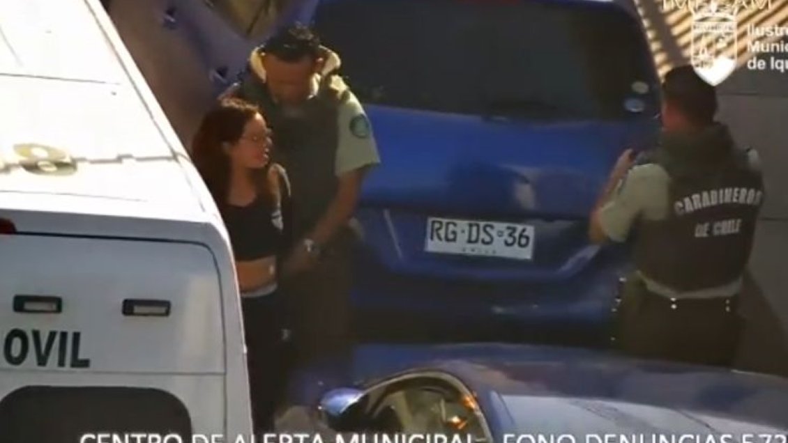 En libertad quedó mujer ebria que chocó un auto, intentó atropellar a dos personas y se fugó en Iquique
