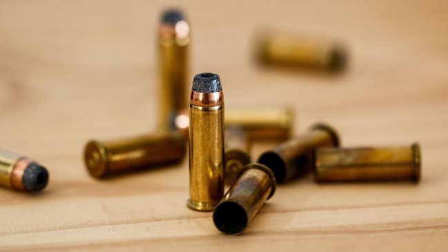 Un niño de 6 años le disparó a una profesora en EEUU