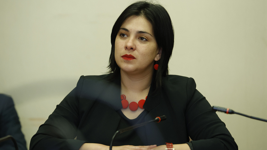 Cariola cuestionó postura de ministro Marcel contra los autopréstamos: 