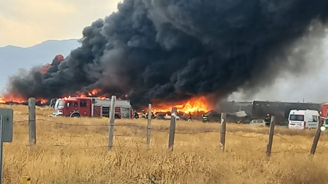 Incendio en depósito de micros 