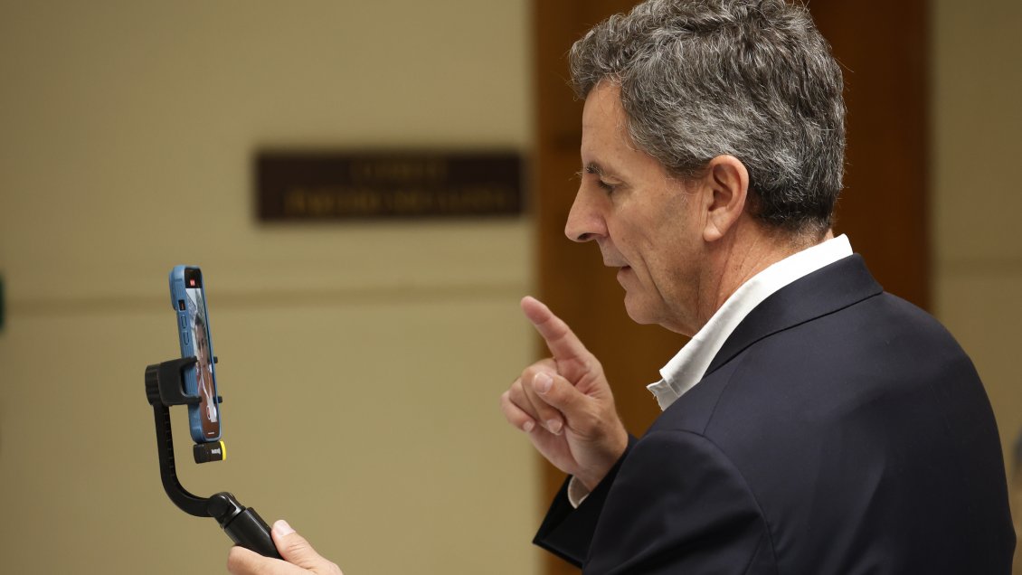 Comisión de Ética desestimó denuncia de Gonzalo de la Carrera contra Daniel Manouchehri