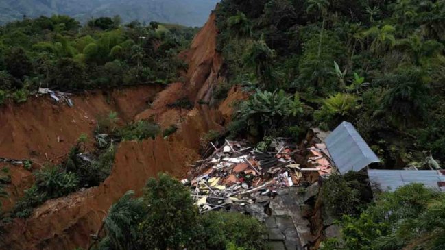 Más de 700 damnificados deja derrumbe que afecta el suroeste de Colombia