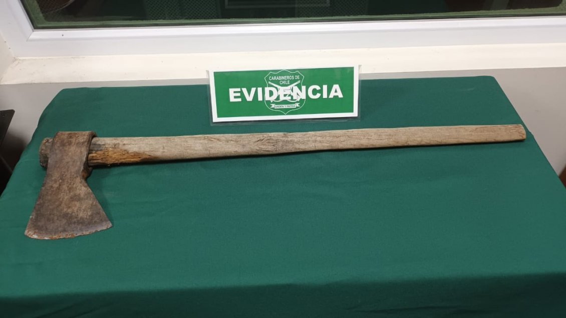 Detienen a sujeto que agredió a su pareja y amenazó con un hacha a Carabineros en Rengo