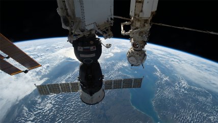   Rusia prepara misión de rescate para traer de vuelta a astronautas atrapados en la EEI 