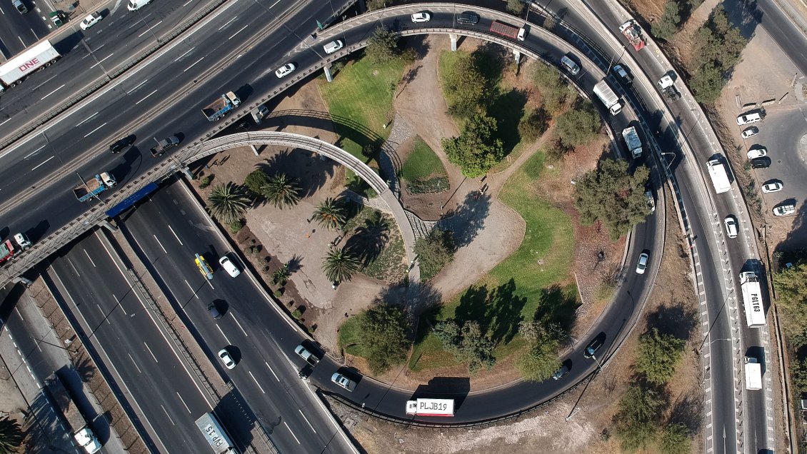 Trabajos para ampliar pistas en Vespucio Norte comienzan este lunes