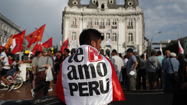Fiscales y policías controlan ingreso de vehículos con manifestantes a Lima