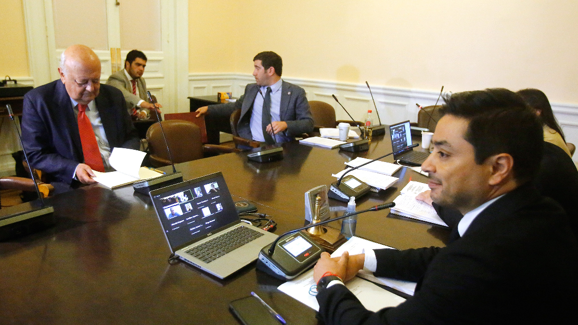 Viera-Gallo inició la defensa de Ríos: Reprochar los indultos por falta de fundamento no amerita una acusación