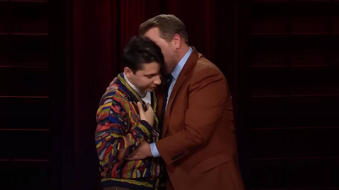 Lo que James Corden le dijo a Fabrizio Copano al oído