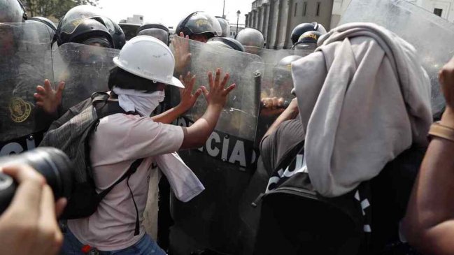 Dos nuevos fallecidos en las protestas y enfrentamientos en Perú: Ya son 62