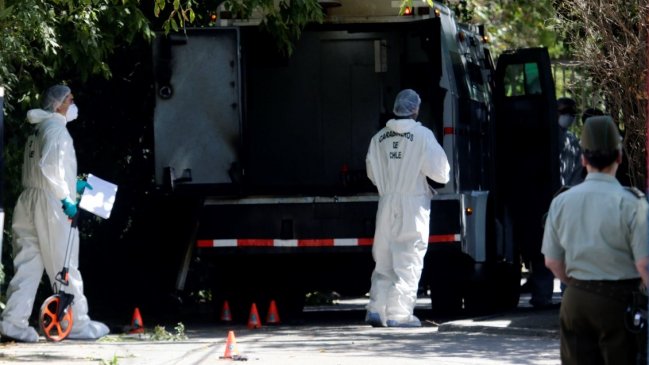 Delincuentes asaltaron un camión de valores en Puente Alto y se llevaron al menos 2.000 millones