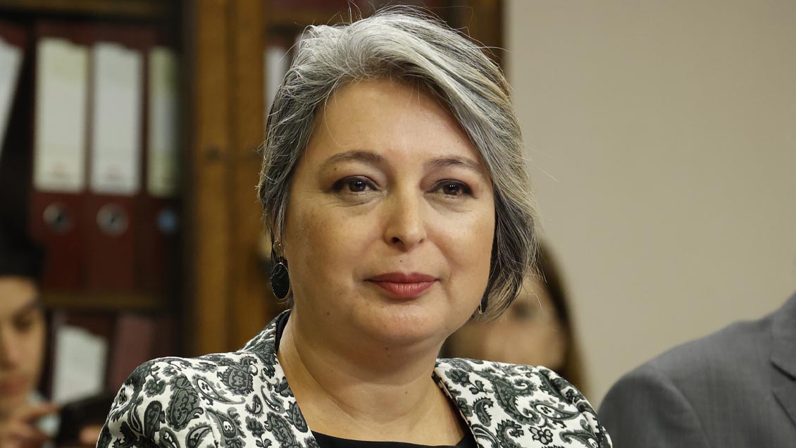 Ministra del Trabajo dispuesta a 
