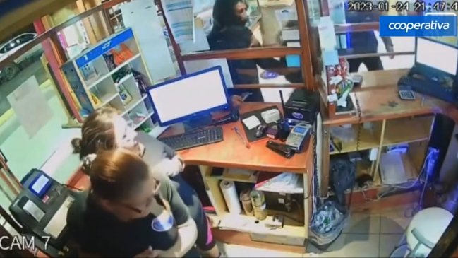 Panadería, local de sushi y local WOM asolados por delincuentes en Iquique y Alto Hospicio