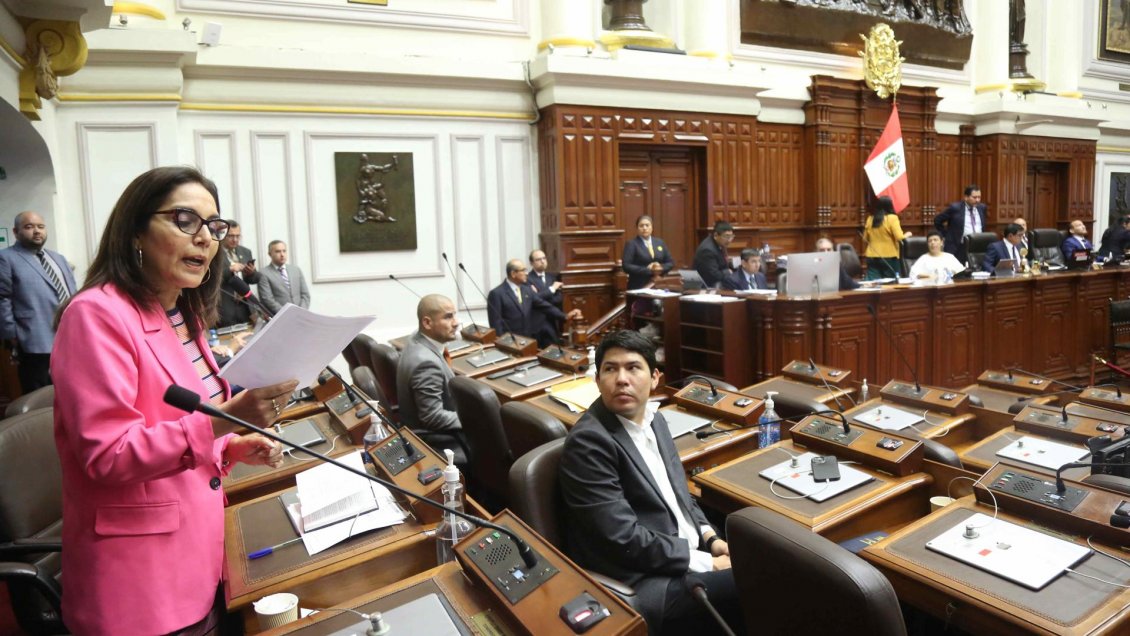 Congreso de Perú rechaza adelantar las elecciones para octubre de 2023