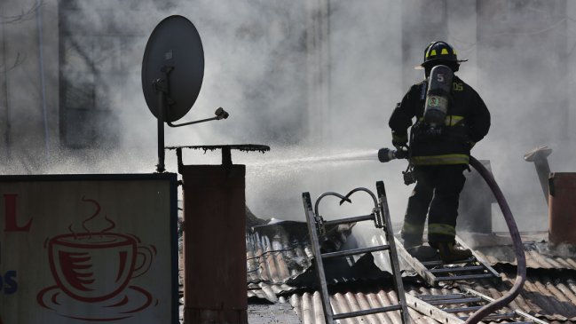   Incendio afectó a unidad en desuso del Hospital Barros Luco 