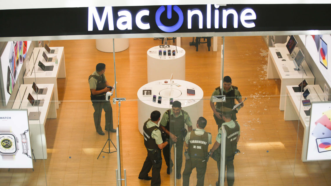 Violento robo afectó a tienda de artículos tecnológicos en Mall Plaza Egaña