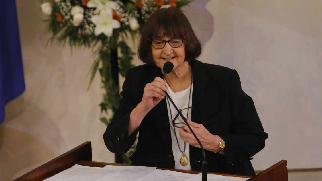 Rectora Devés y estallido social: No olvidamos lo que produjo; para el techo no mira nadie