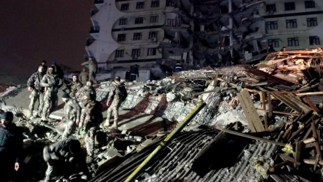 Terremoto 7,4 deja al menos 20 muertos en Turquía  