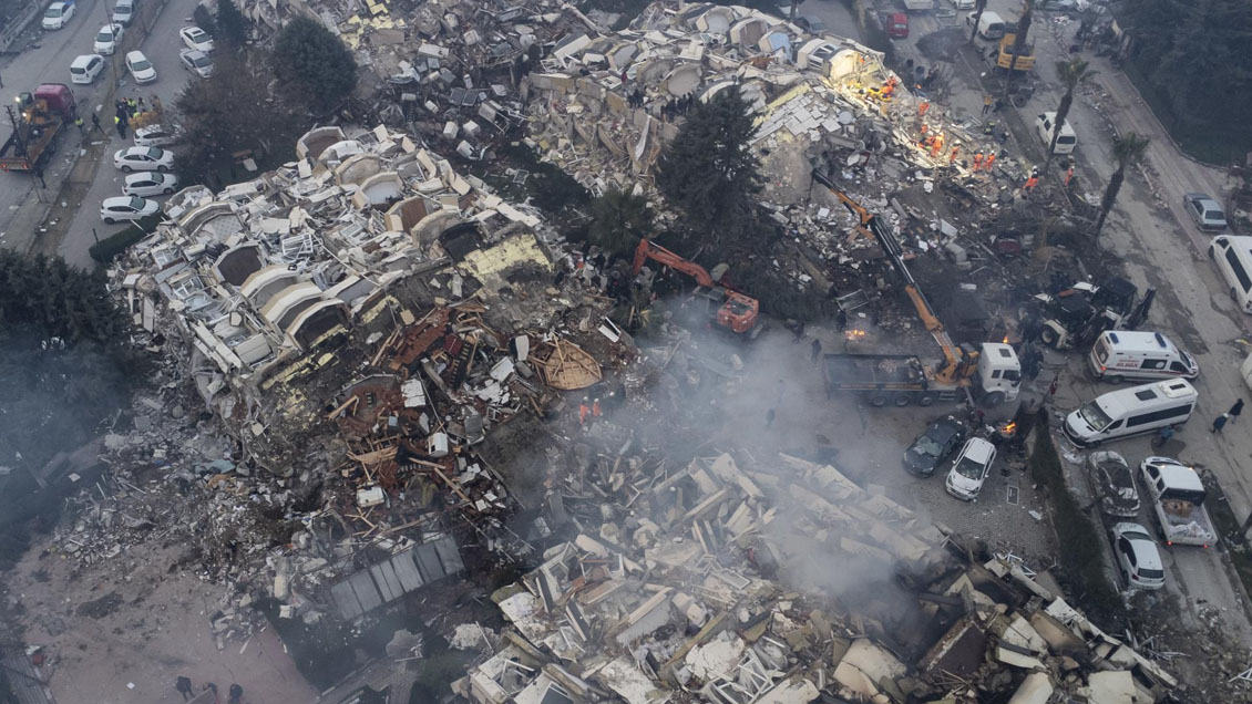 Suben a 9.200 los muertos en Turquía y Siria por los terremotos