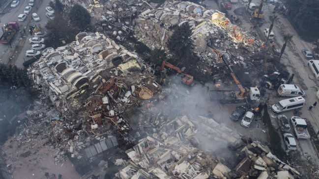 Suben a 9.200 los muertos en Turquía y Siria por los terremotos