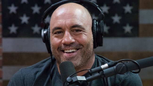 Joe Rogan vuelve a generar polémica por dichos racistas en su podcast