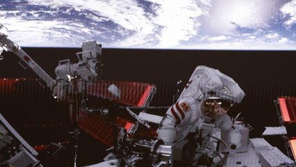   Astronautas de Shenzhou-15 completan su primera caminata espacial 