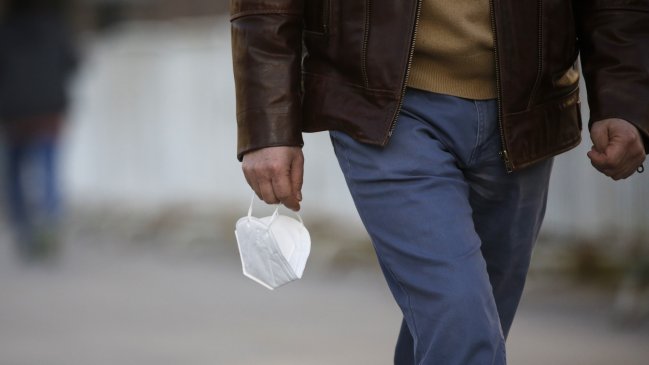 Estudio: La mitad de los chilenos cree que la pandemia marcó un antes y un después en su vida