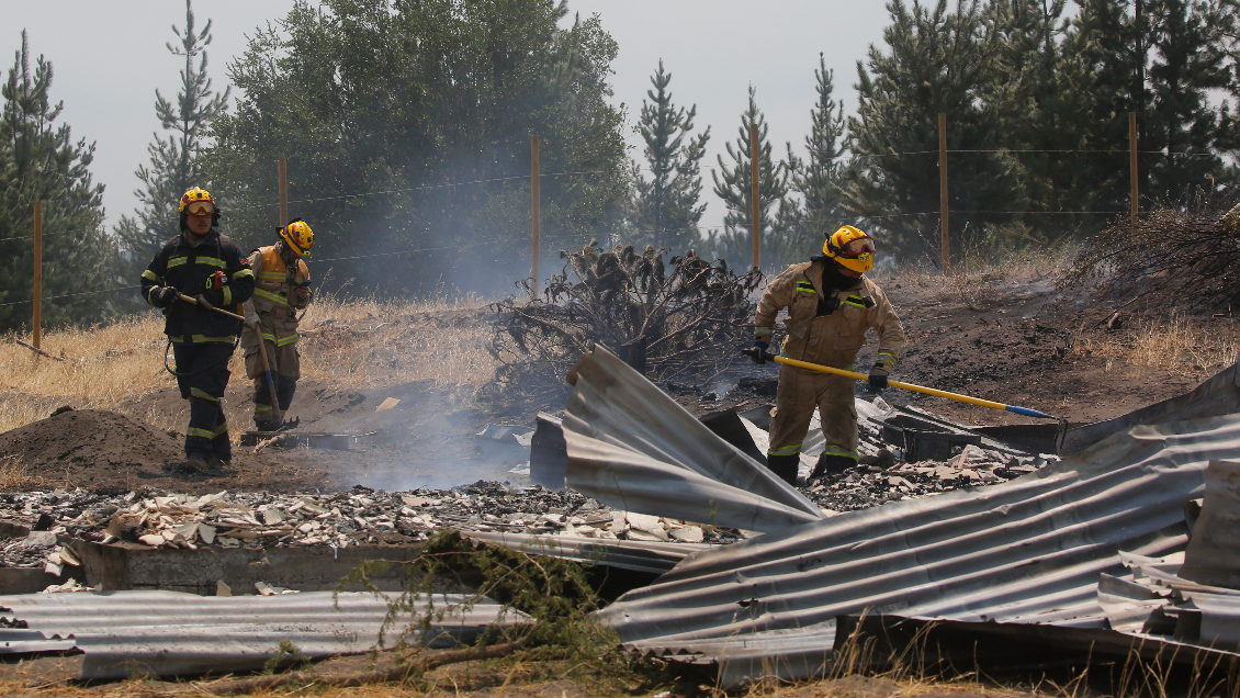 Gobierno aprueba primera nómina de damnificados por incendios que recibirán el Bono de Recuperación