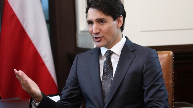 Trudeau avisa que Canadá seguirá derribando ovnis en su espacio aéreo