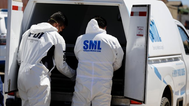 Hombre fue hallado muerto dentro de su vehículo en un servicentro en Maule