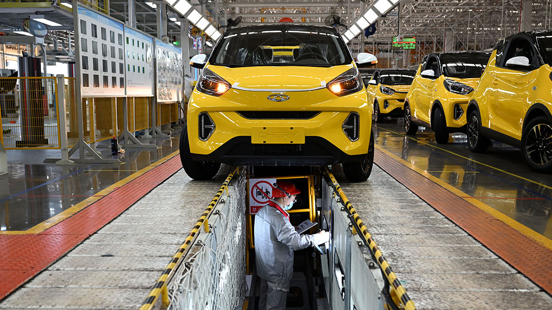 Grupo chino Chery fabricará autos eléctricos y baterías de litio en Argentina