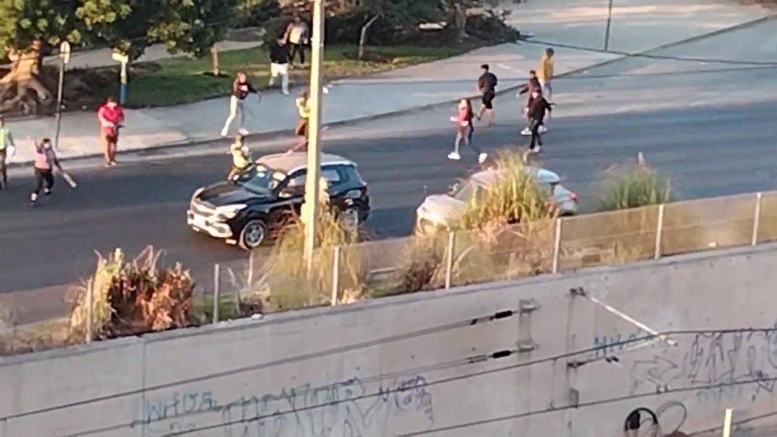 Detienen a involucrados en violenta riña en Caleta Abarca: Intentaron atropellar a carabinero