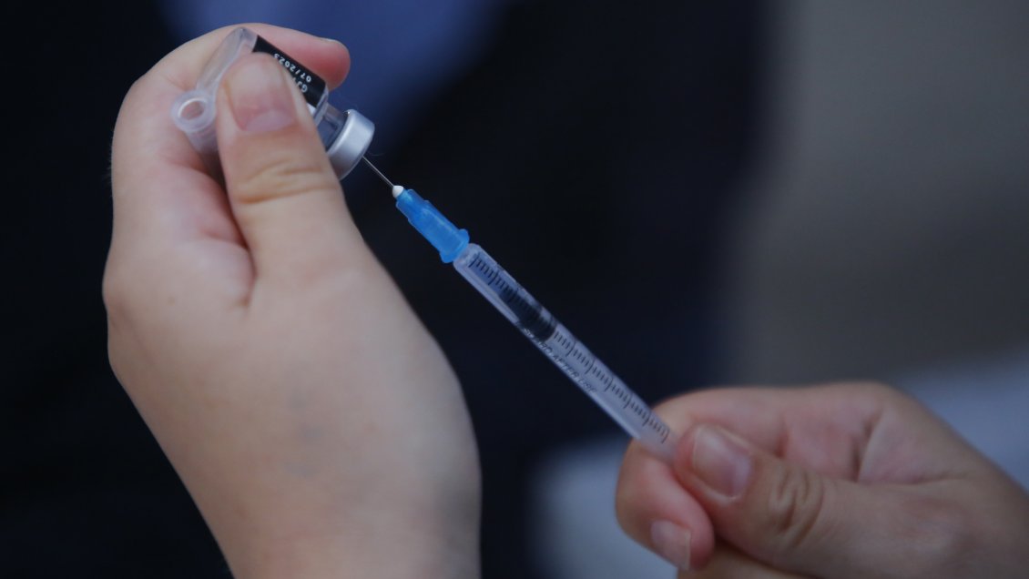 Minsal registró disminución del 16,9% de contagios Covid en las últimas semanas