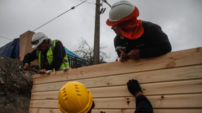 Ministro Montes: Vamos a tener las viviendas necesarias, pero estamos lentos en la instalación