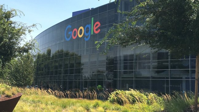 Padres de joven asesinada por ISIS enfrentan a Google en la Corte Suprema de EEUU