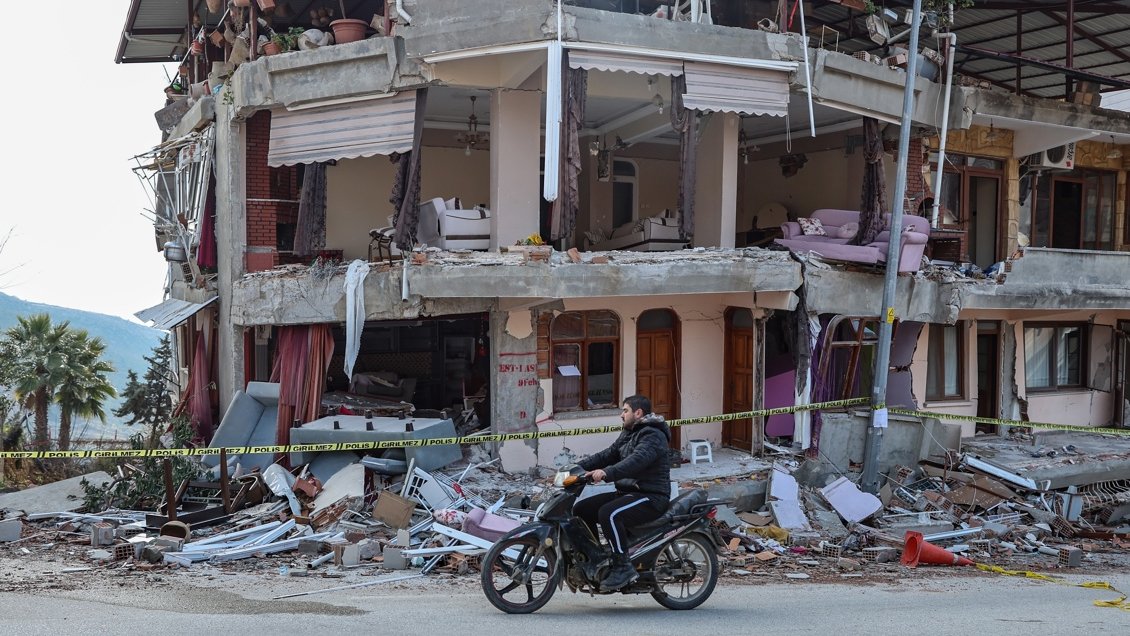 El número de víctimas del terremoto en Turquía supera ya las 43.500