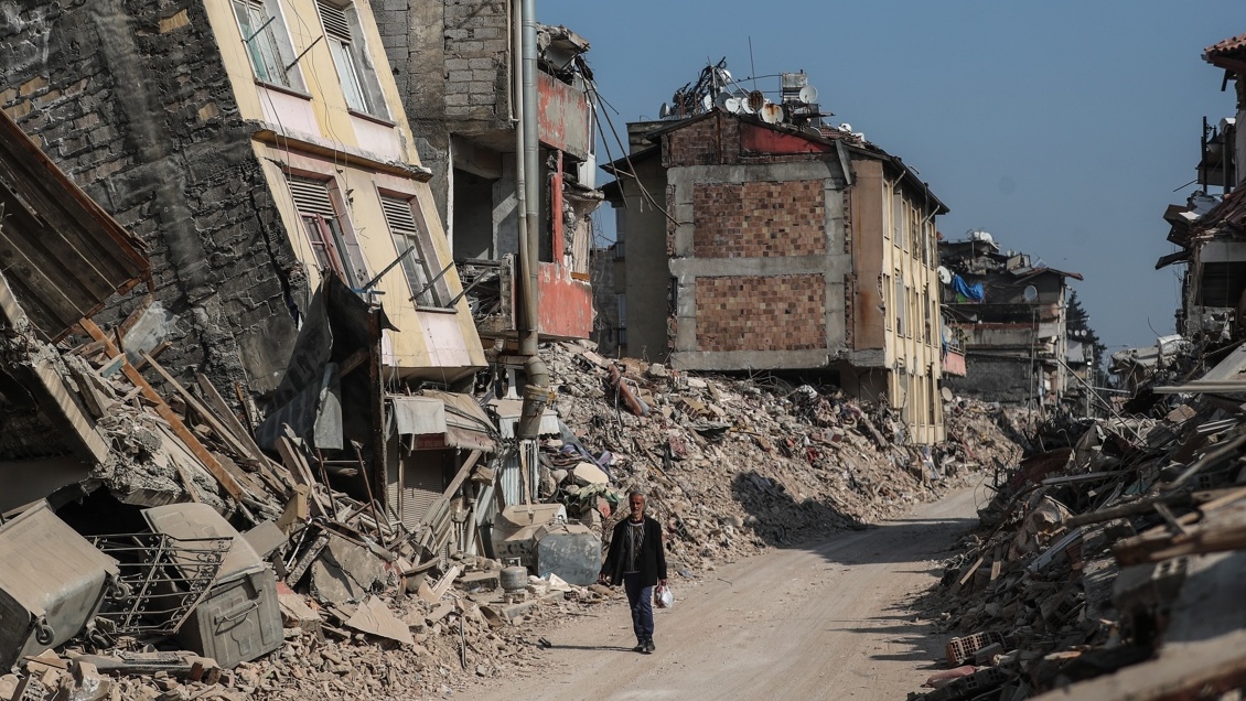 Fallecidos por terremotos en Turquía superaron los 44 mil