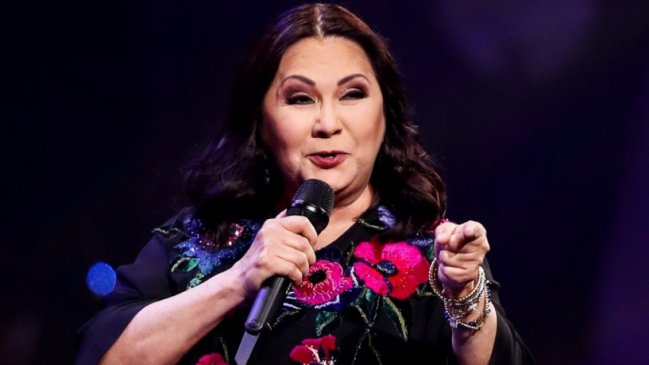 Ana Gabriel anunció su retiro en medio de abucheos por hablar de política