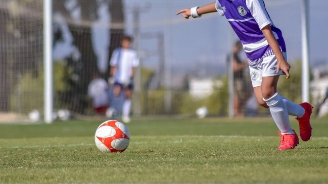 Motochorros asaltaron y robaron zapatos de fútbol a menores tras una práctica