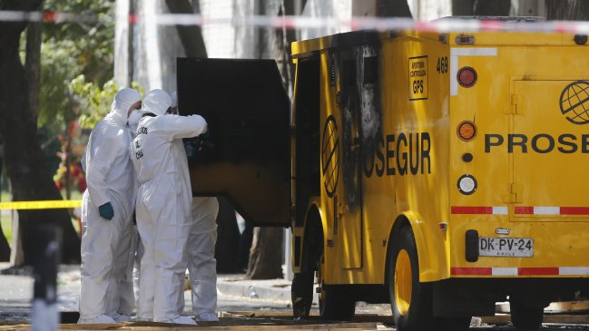 Delincuentes robaron camión de valores en el centro de Santiago: Conductor fue secuestrado