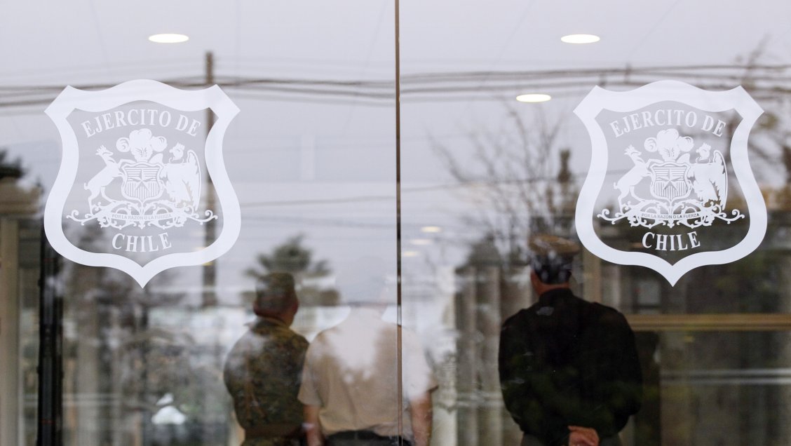 Ejército eliminó texto de excomandante en jefe sobre rol de la institución en violaciones a los DDHH