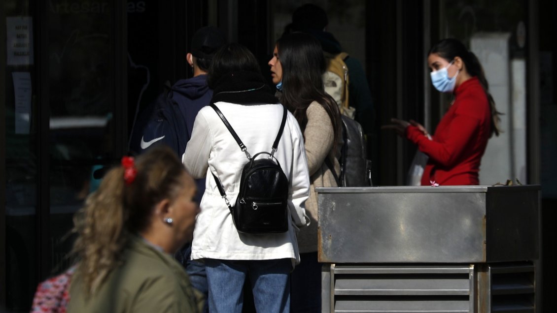 Estudio: 74% opina que en Chile existe desigualdad contra la mujer