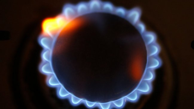 Mujer fue golpeada y encerrada con una llave de gas abierta