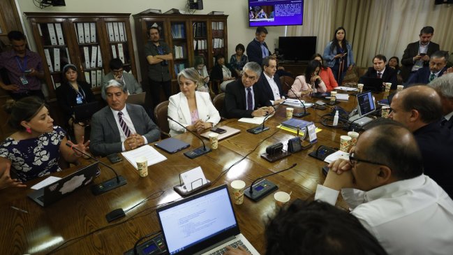 Sin Chile Vamos, mesa técnica se reúne este lunes para analizar la reforma previsional